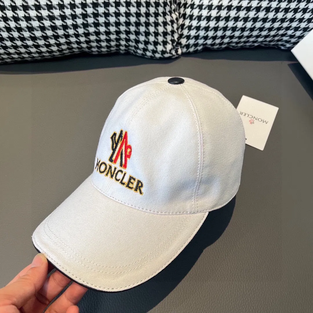 🉐90, Moncler's new original baseball cap, 1:1 mold opening and customization at the counter, new three-dimensional embroidery, original canvas + first-layer cowhide, pure cotton lining, light and breathable! The quality is great, the basic head circumference is 56cm, and the patch is adjustable.