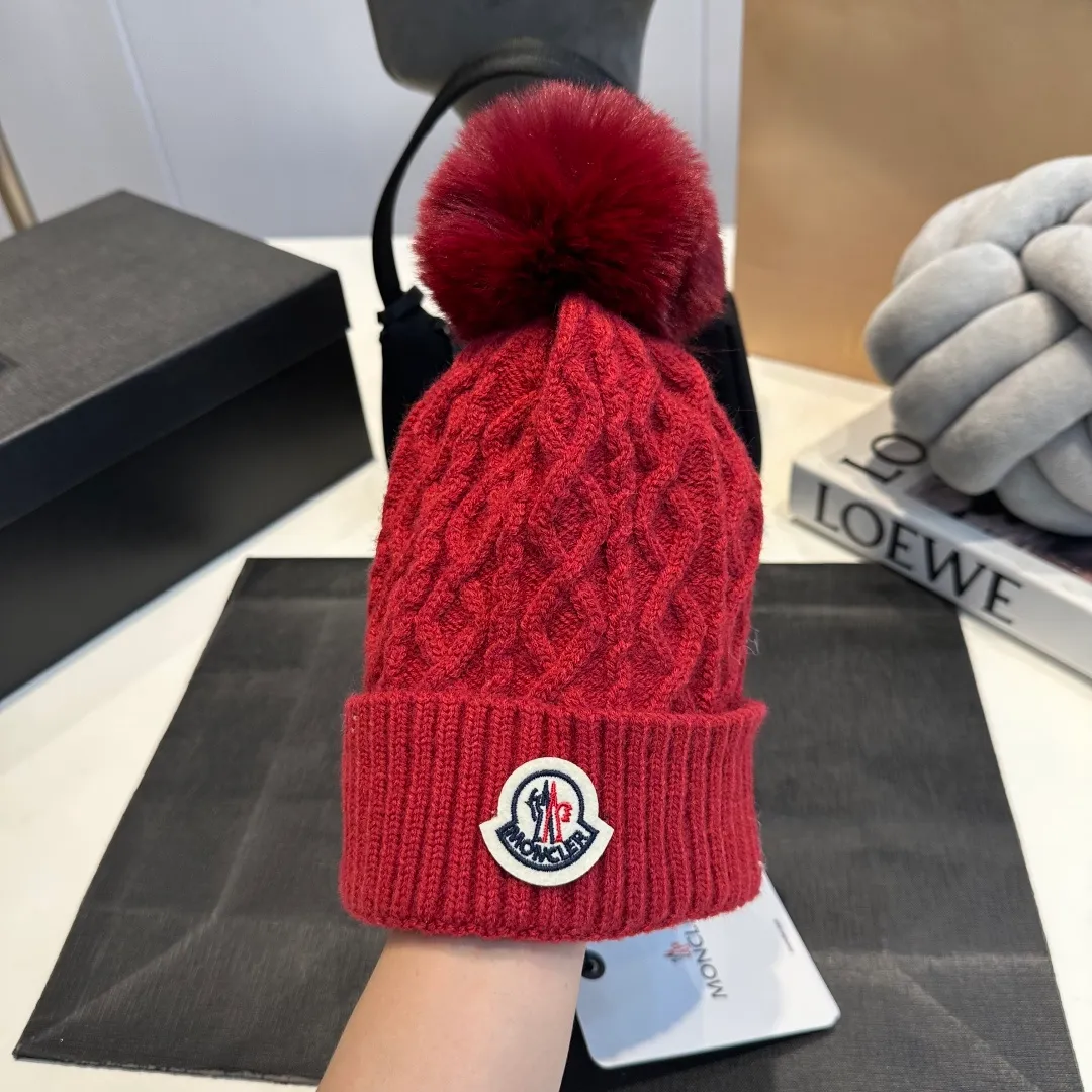 P60 MONCLER 25 autumn new product wool ball ear protection knitted toe wool hat cold hat sweet