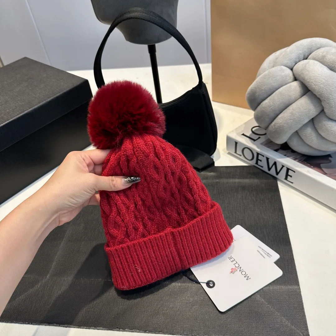 P60 MONCLER 25 autumn new product wool ball ear protection knitted toe wool hat cold hat sweet