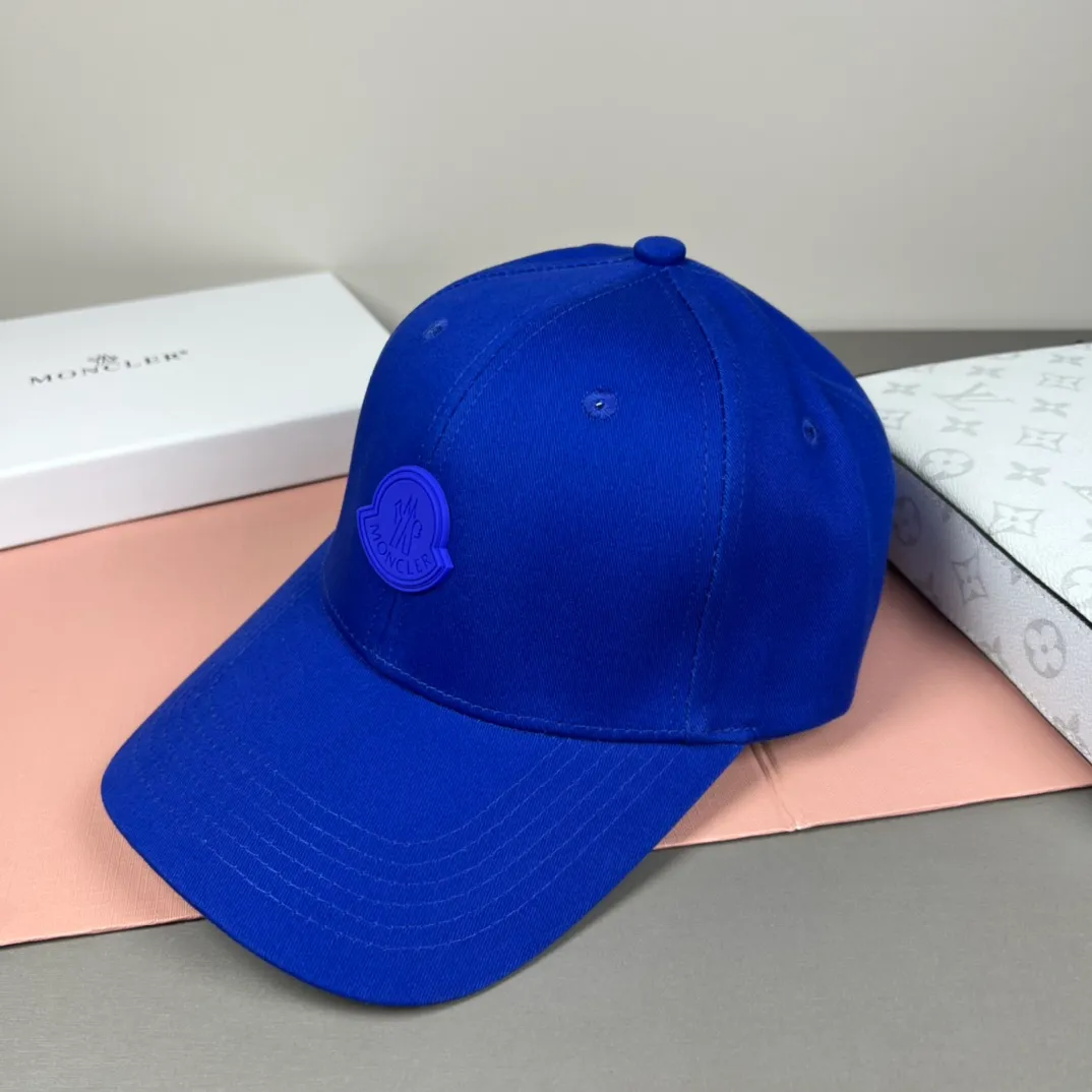 P76 comes with dust bag MONCLER mouth covering 🎩Good quality, high-end atmosphere, super popular 💖The texture is great, it is very easy to match when out on the street! Fashion trends! A must-have item for going out, the same style for men and women, get it now!