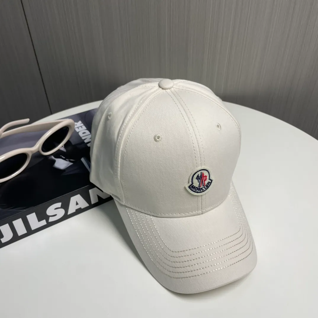 P56 MONCLER new baseball cap, a fashionable street item with a great style, a favorite among Internet celebrities and fashion bloggers! High quality, comfortable and breathable, concave shape looks good