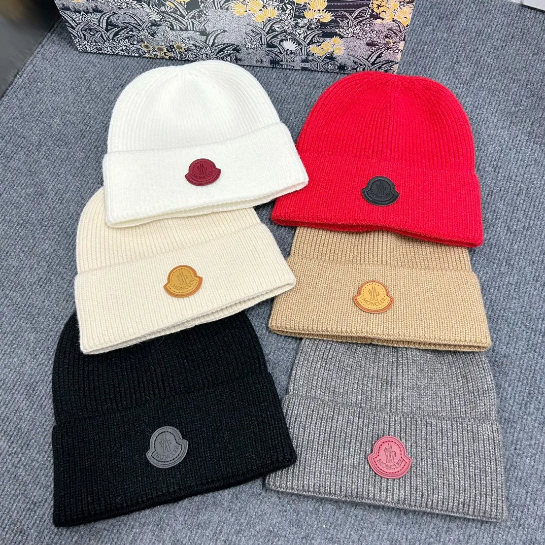 Cabbage price Moncler small leather label hat and scarf set🔥