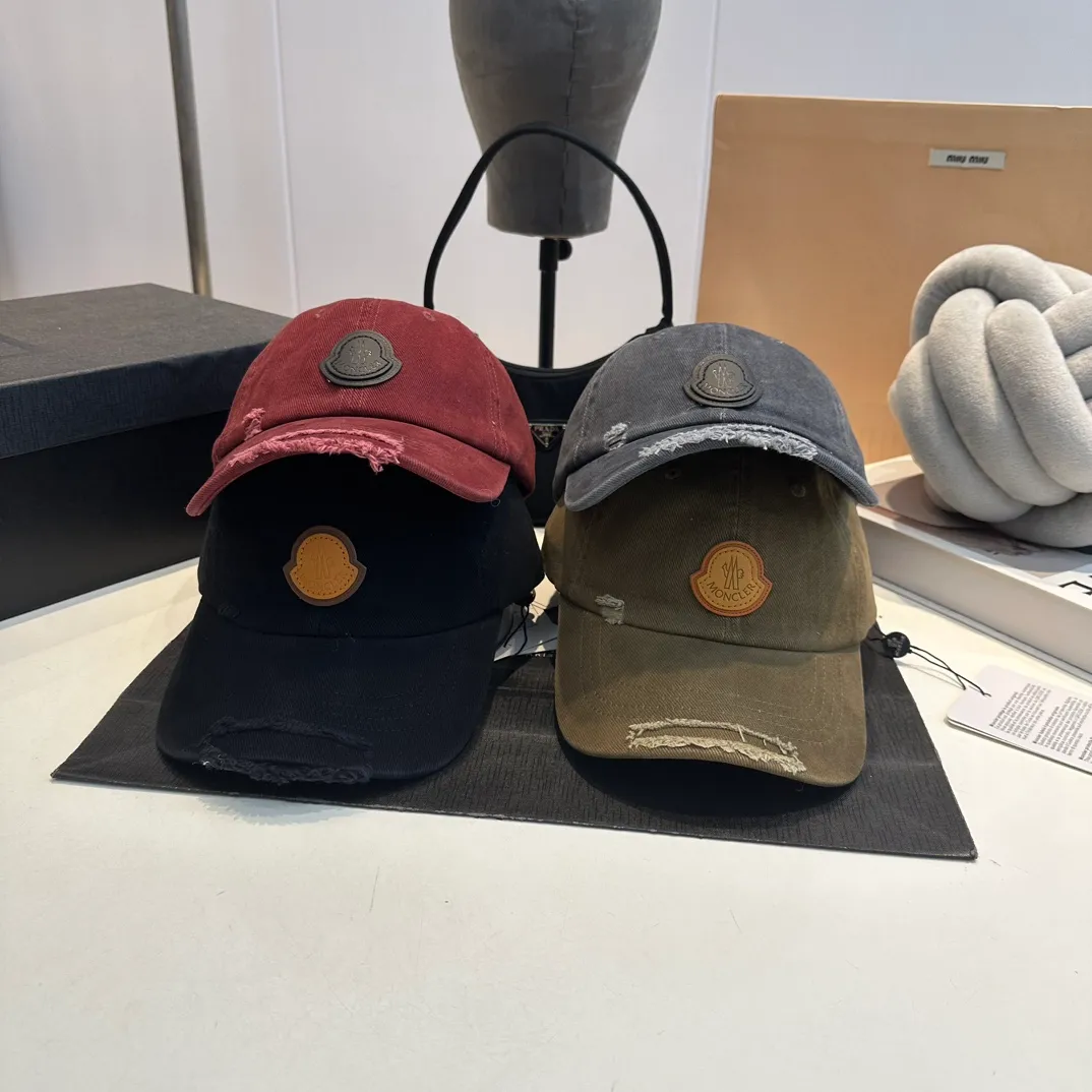 P60 MONCLER autumn and winter ripped baseball cap, suitable for young and fashionable people. It has a strong visual effect, good-looking and high-quality!