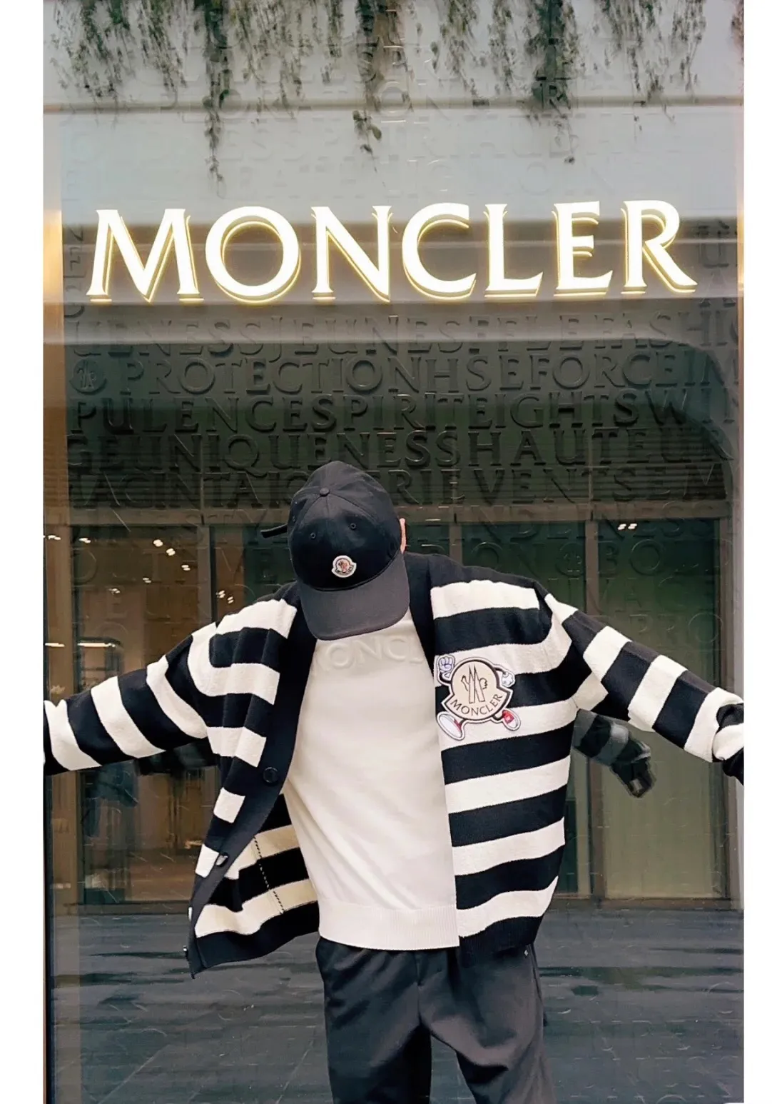 MONCLER 18 colors