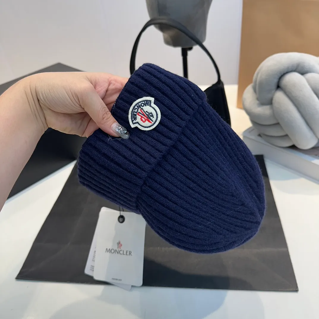 P50 MONCLER Mouth Fashion Pearl Stripe Knitted Hat Women's Thickened Winter Warm Wool Hat Women's Versatile Pullover Hat
