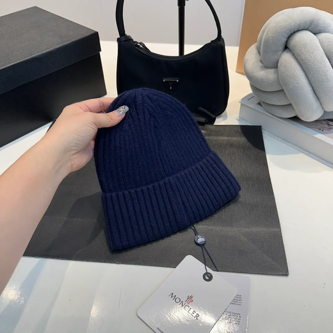 P50 MONCLER Mouth Fashion Pearl Stripe Knitted Hat Women's Thickened Winter Warm Wool Hat Women's Versatile Pullover Hat