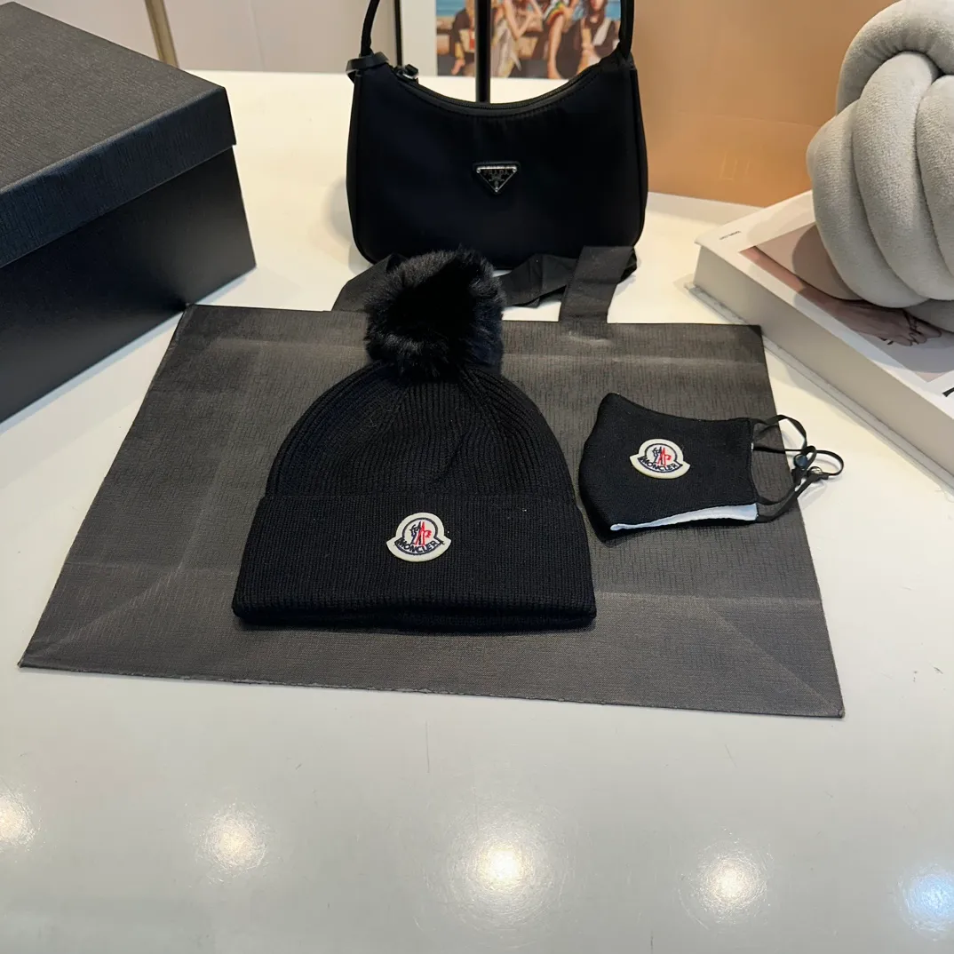 P80 Moncler muzzle hat + mask imitating cold set Autumn and winter women's wool woven warm knitted hat Cashmere soft and waxy texture, authentic quality enjoyment! Original label! High quality in stock!