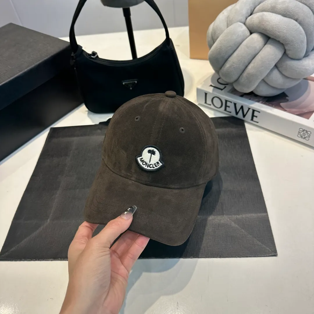 P60 new spring/summer MONCLER baseball cap, suitable for young and fashionable people, with strong visual effect, three-dimensional letters, good-looking and high-quality!