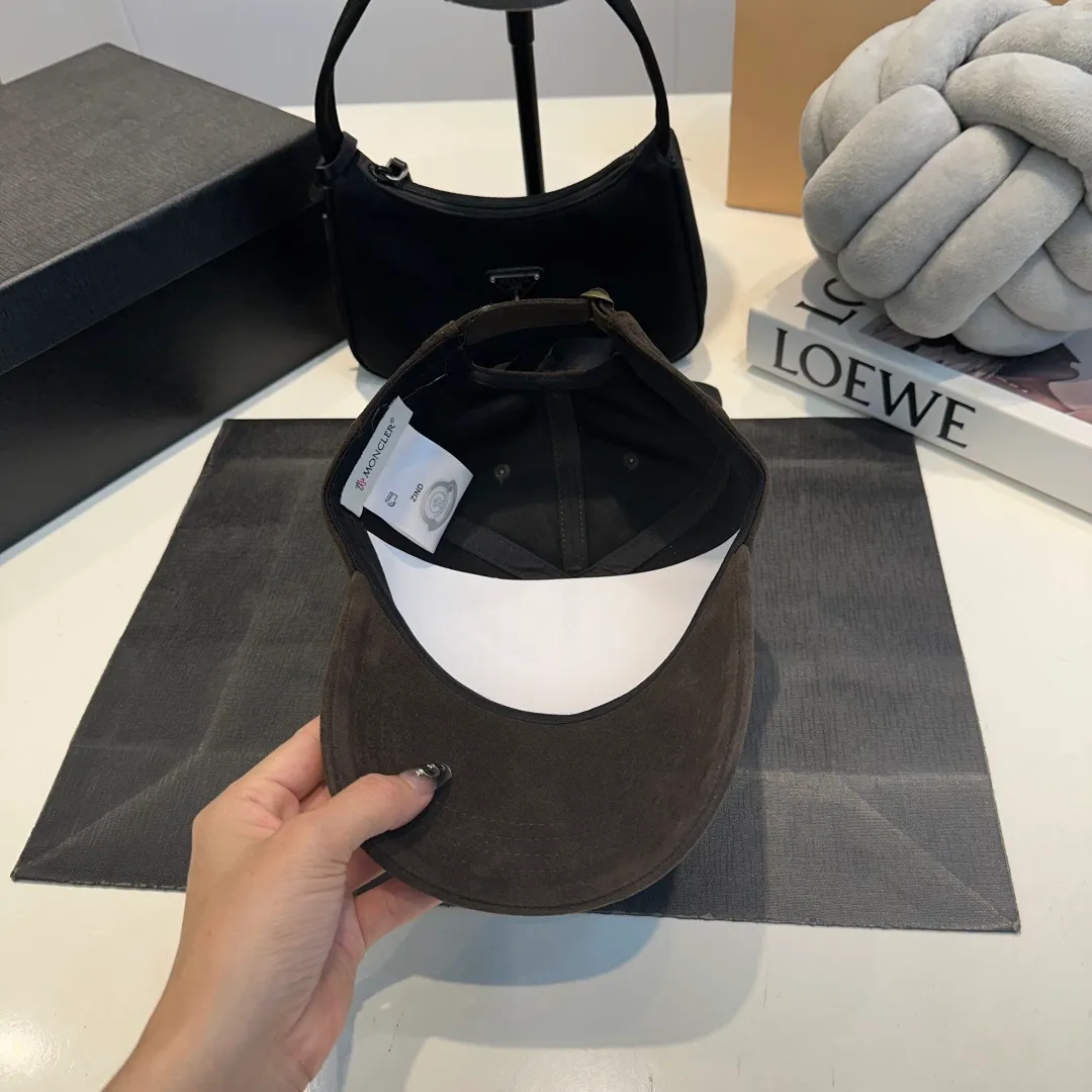 P60 new spring/summer MONCLER baseball cap, suitable for young and fashionable people, with strong visual effect, three-dimensional letters, good-looking and high-quality!