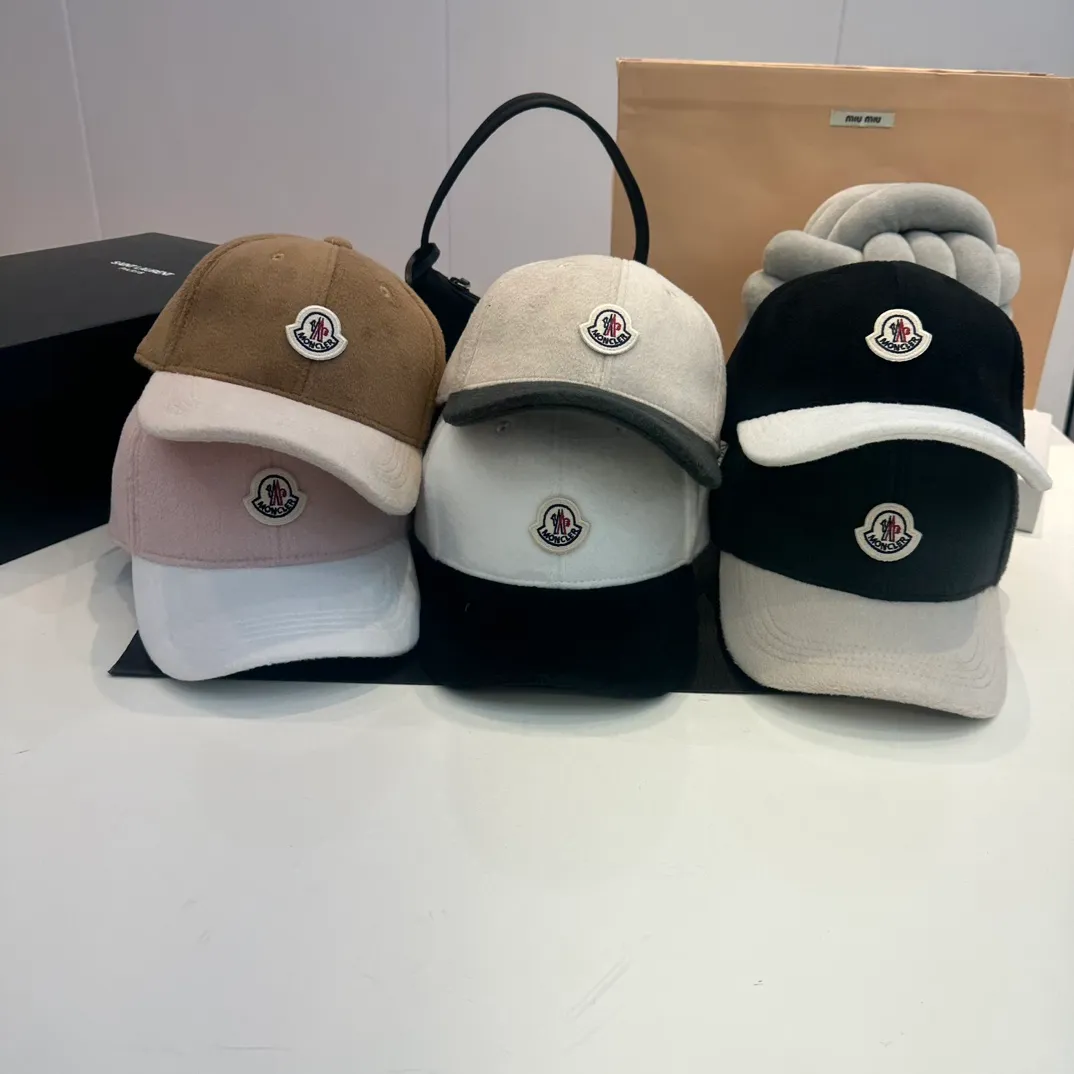 P60 moncler baseball cap, a must-have for no-makeup makeup. It looks cool when paired with sweaters and T-shirts! The days when I don’t wash my hair all depend on this hat~