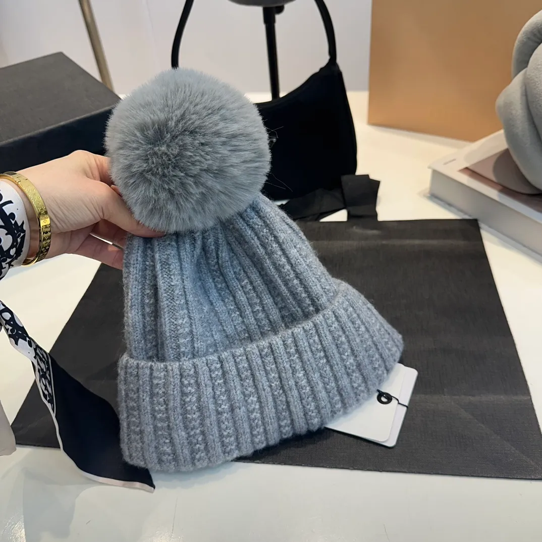 P70 moncler European and American style 2024 autumn and winter new warm wool hat for men and women, universal version wool hat cold hat