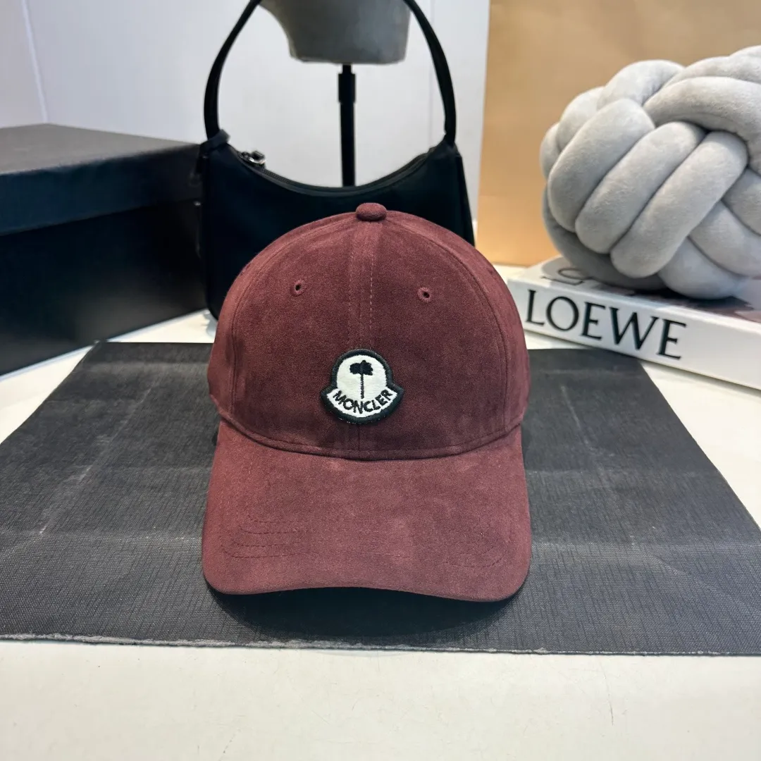 P60 new spring/summer MONCLER baseball cap, suitable for young and fashionable people, with strong visual effect, three-dimensional letters, good-looking and high-quality!