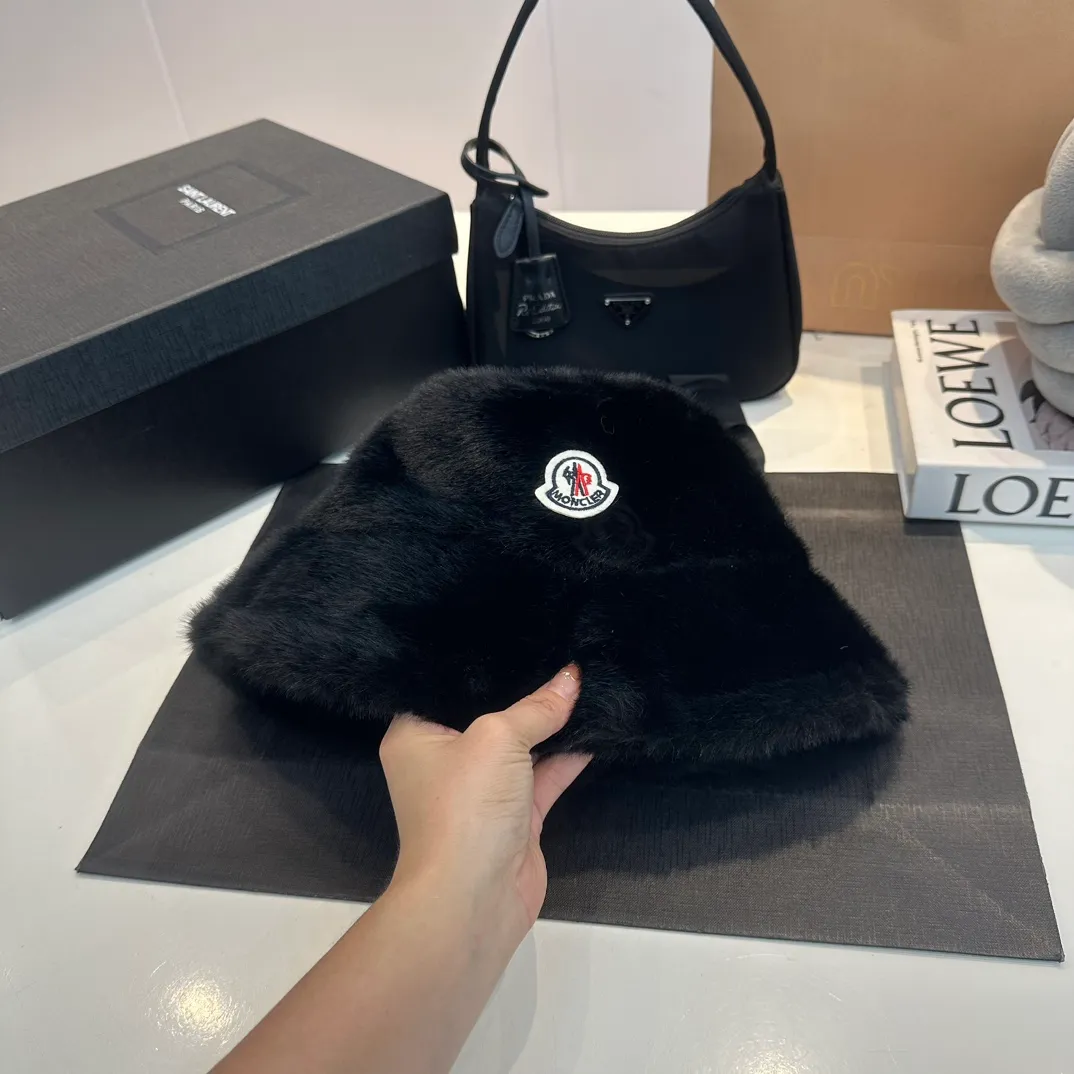 P60 MONCLER, new rabbit fur fisherman hat, super thick and warm, complete with tags