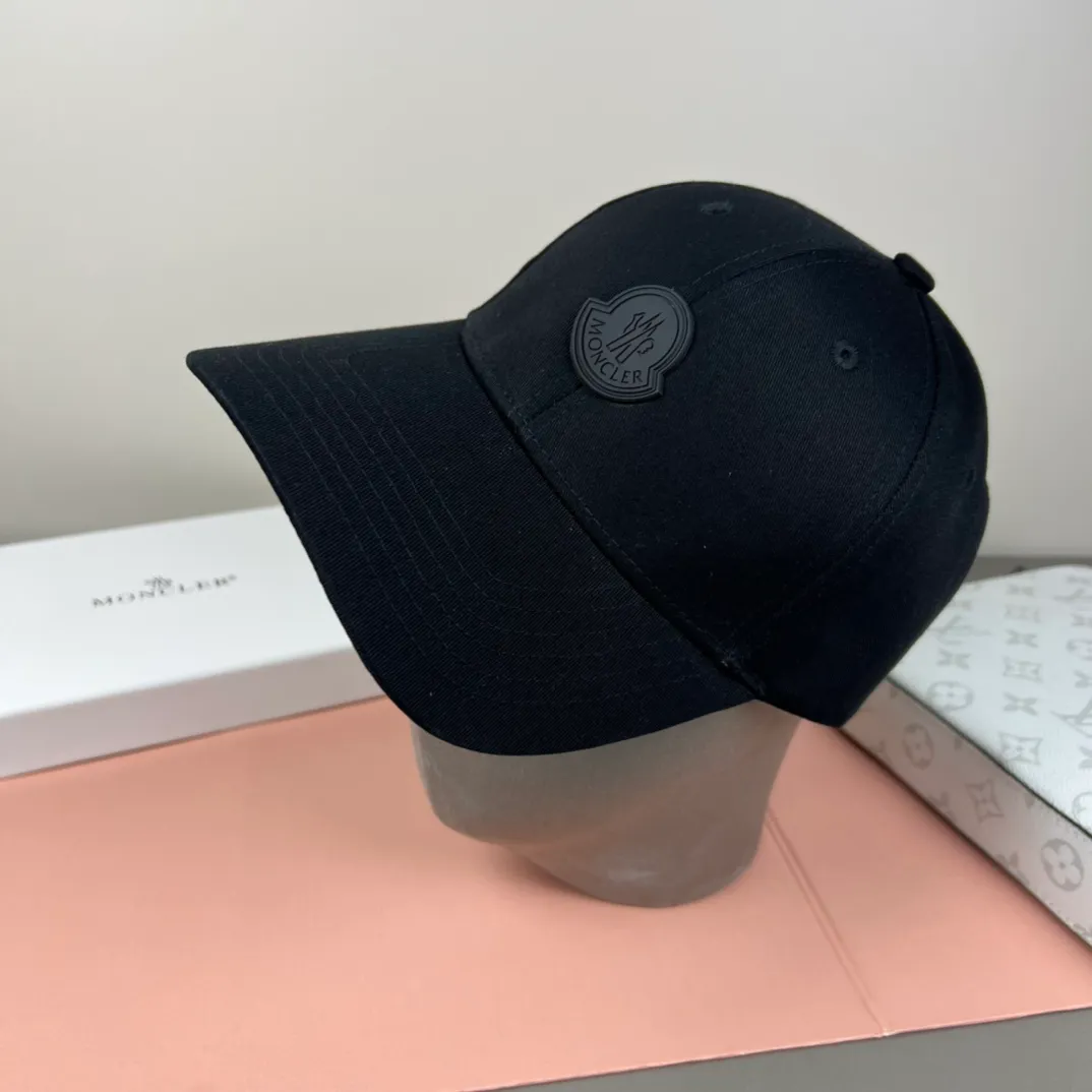 P76 comes with dust bag MONCLER mouth covering 🎩Good quality, high-end atmosphere, super popular 💖The texture is great, it is very easy to match when out on the street! Fashion trends! A must-have item for going out, the same style for men and women, get it now!