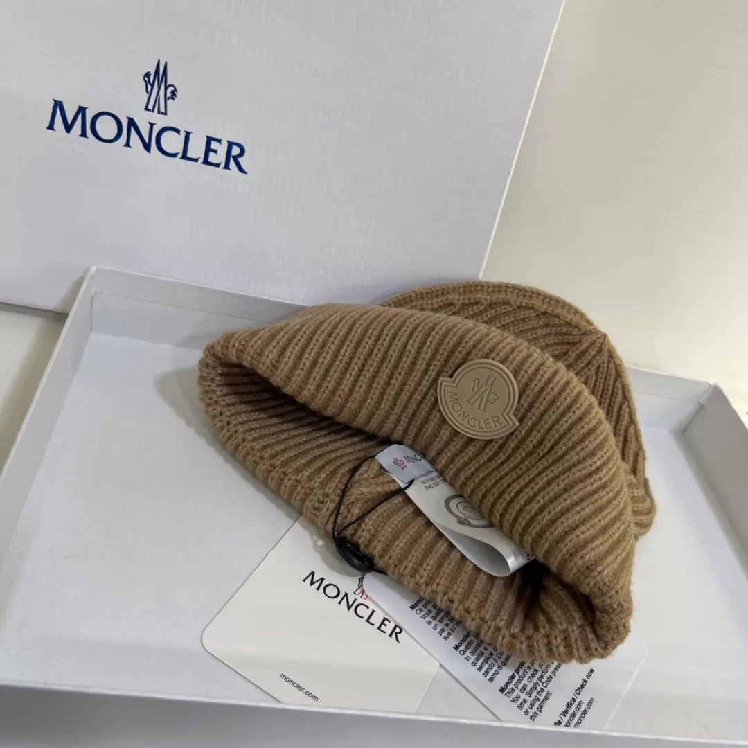 MONCLER 🉑️Lai's new colorful logo beanie hat, candy🍬 color, cute and fashionable, versatile style