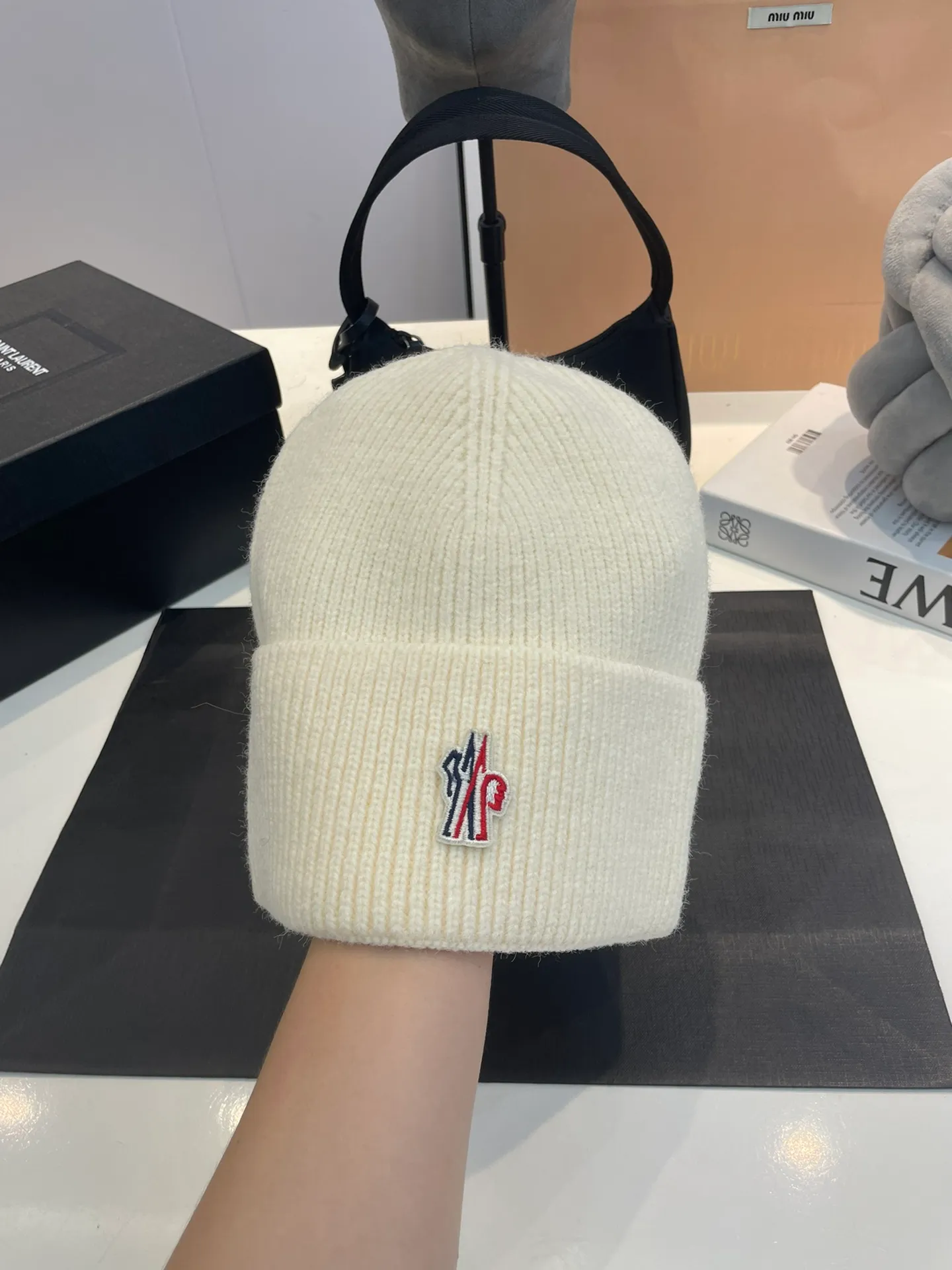 P40 MONCLER 2023 autumn and winter new knitted beanie hat, very popular 💖 first-class texture, very easy to match on the street!