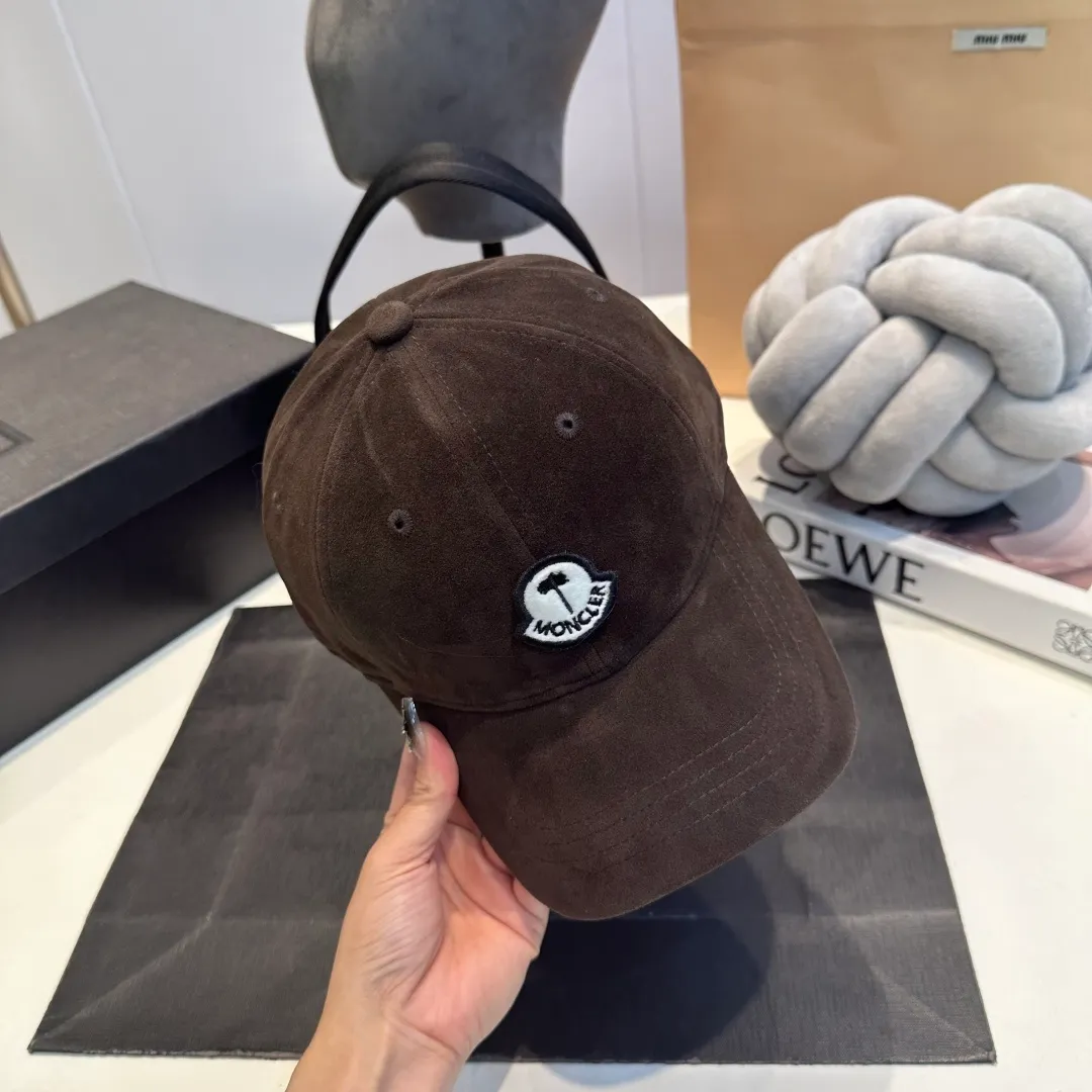 P60 new spring/summer MONCLER baseball cap, suitable for young and fashionable people, with strong visual effect, three-dimensional letters, good-looking and high-quality!