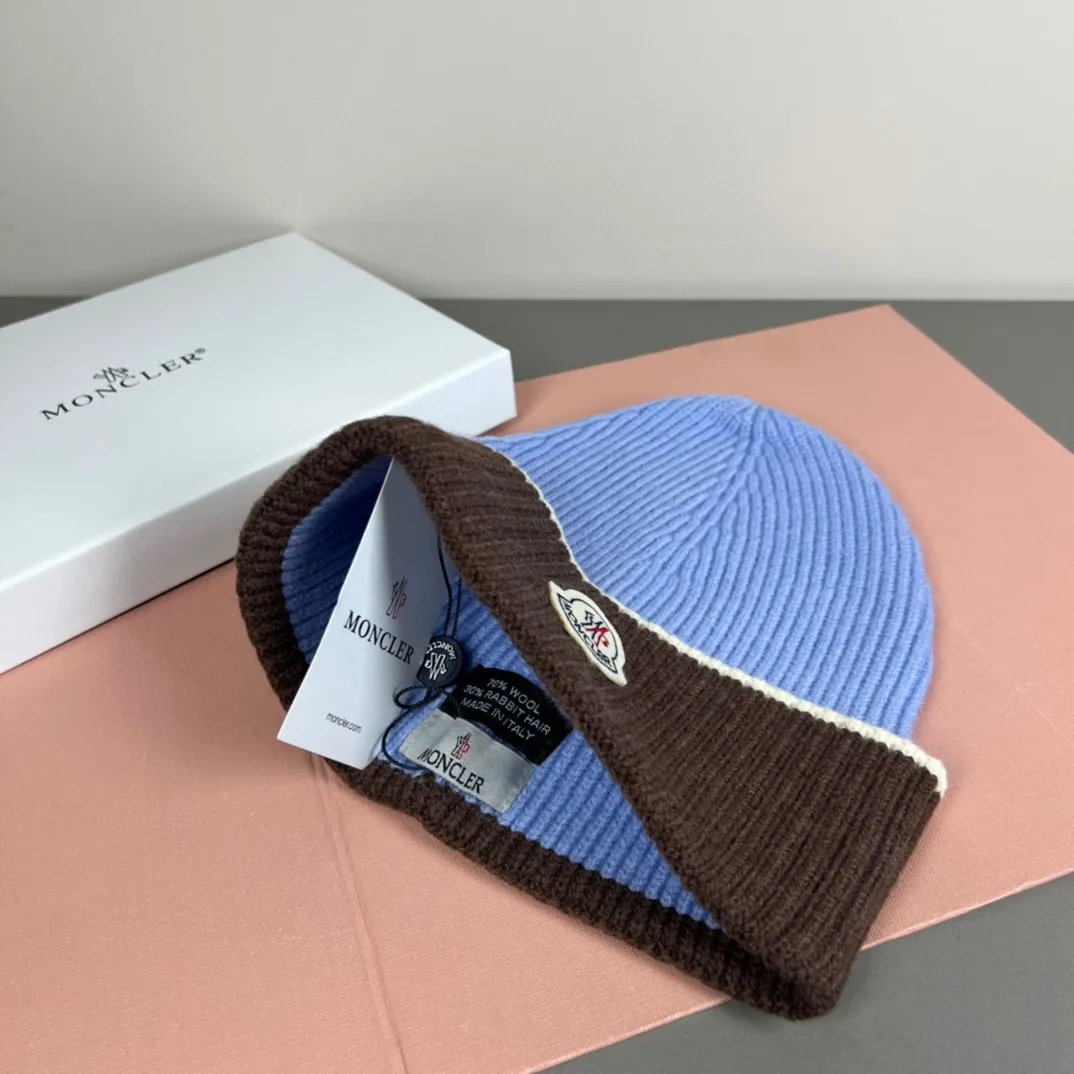 P50 comes with dust bag MONCLER mouth covering 🎩Good quality, high-end atmosphere, super popular 💖The texture is great, it’s great to match when out on the street! Fashion trends! A must-have item for going out, the same style for men and women, get it now!