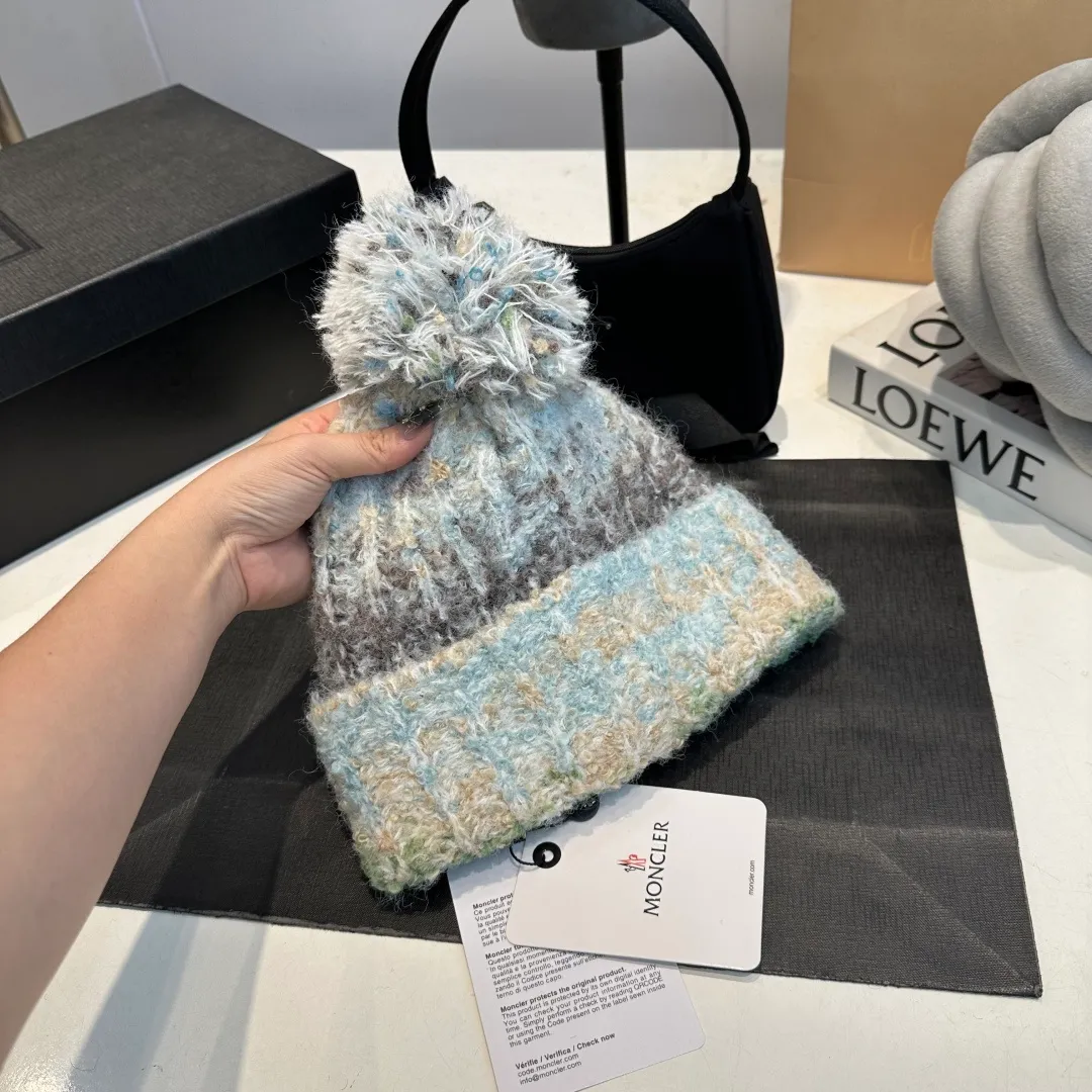 P70 MONCLER🎩 Ancora red knitted hat for women 2025 autumn and winter new Korean style fashionable thickened warm woolen hat