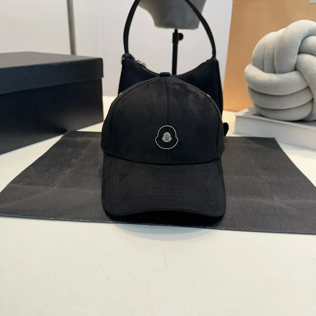 P60 * Moncler masked cotton baseball cap, a treasured item! Paired with exquisite embroidery, versatile colors👌 super flattering and small, same style for men and women, really cool~