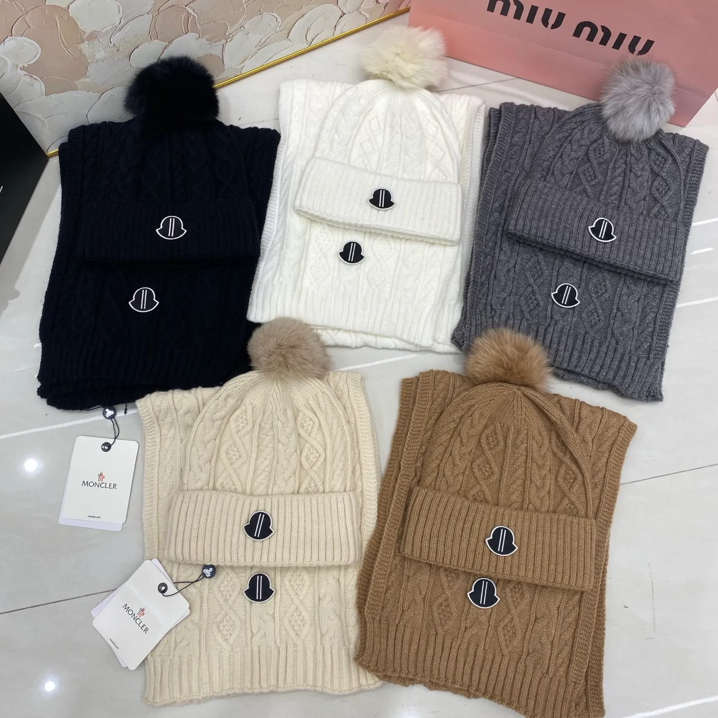 Moncler cashmere suit: scarf 🧣/cashmere knitted hat + fox fur ball