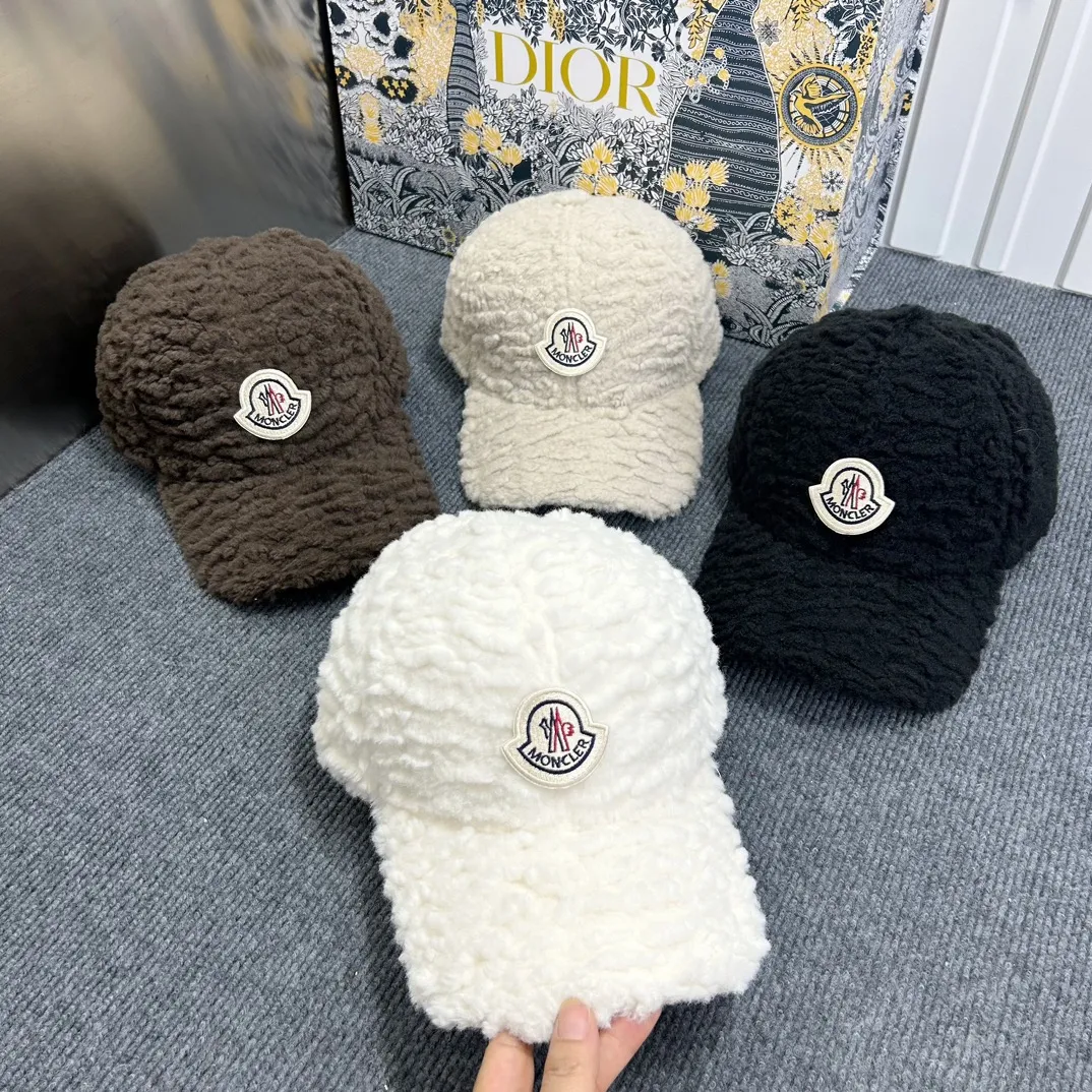 Moncler haute couture baseball cap has arrived🔥