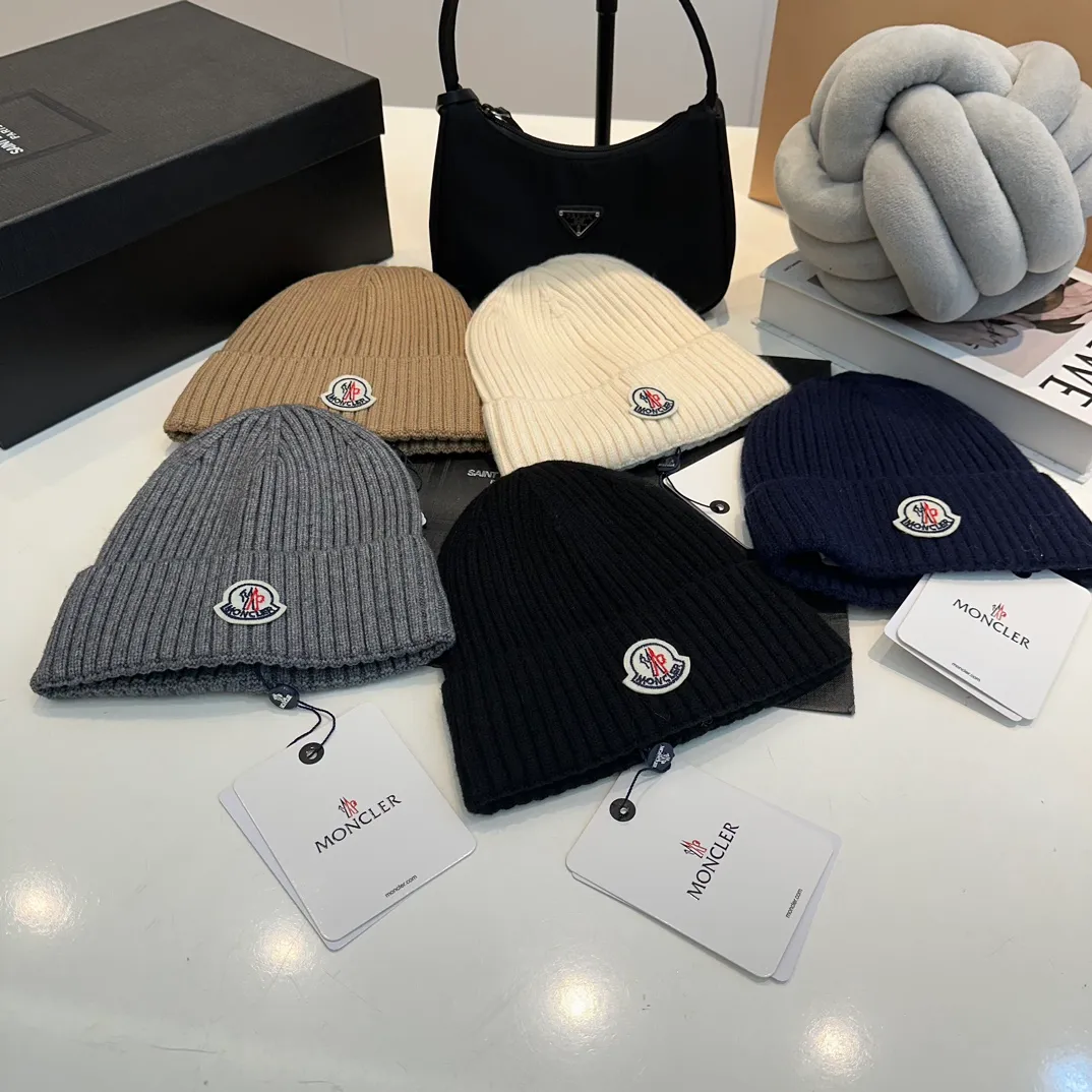 P50 MONCLER Mouth Fashion Pearl Stripe Knitted Hat Women's Thickened Winter Warm Wool Hat Women's Versatile Pullover Hat