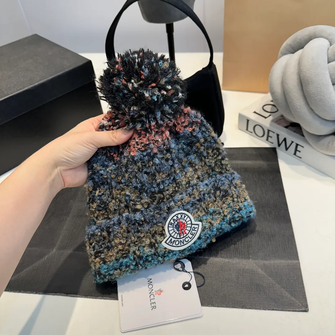 P70 MONCLER🎩 Ancora red knitted hat for women 2025 autumn and winter new Korean style fashionable thickened warm woolen hat