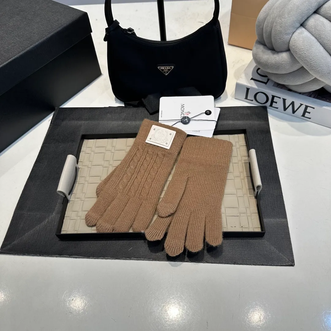 P50 Moncler Suede Gloves for Women with Mouth Mouth, Winter Velvet and Thickened Touch Screen Cycling Bike to Keep Cold and Warm