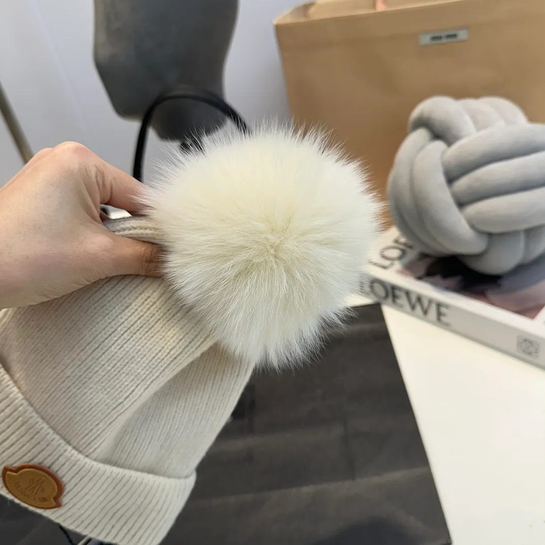 P70 MONCLER2024 new knitted wool ear protection warm hat, order now