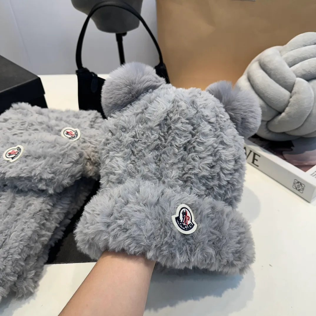 P160 Moncler muzzle hat, gloves, scarf, Angora rabbit fur knitted hat