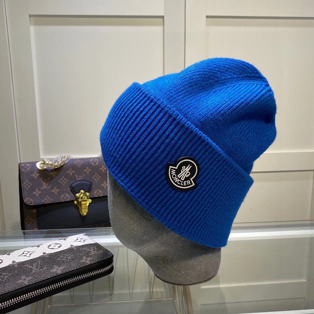 P50 comes with dust bag🌺【MONCLER】wool knitted hat! There is a scannable QR code inside! Selected wool base, the same style for men and women, thickened for warmth, fashionable and popular🌸First-class quality, the best brand for keeping warm in winter, order now, limited edition