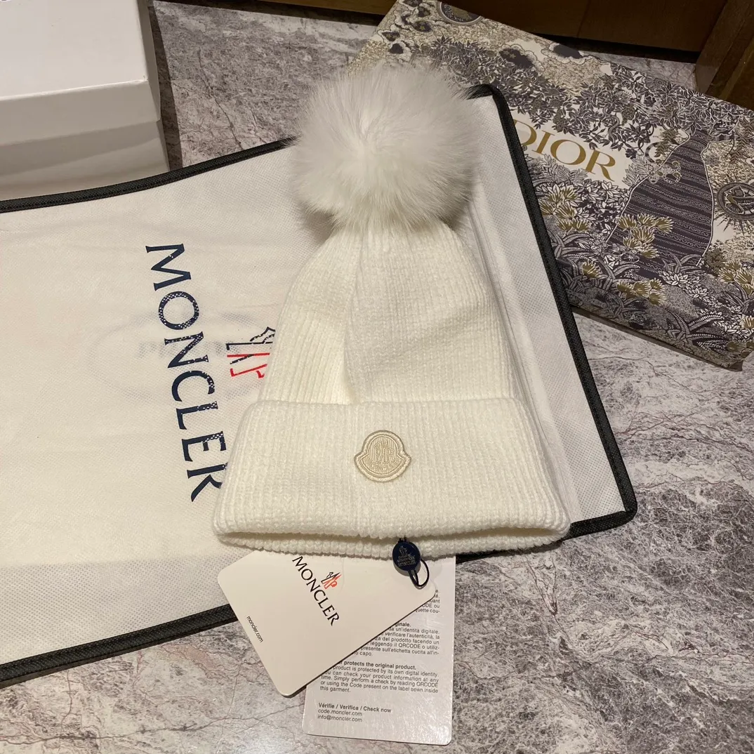 Moncler Mouth New Knitted Hat ➕Fox Fur Ball