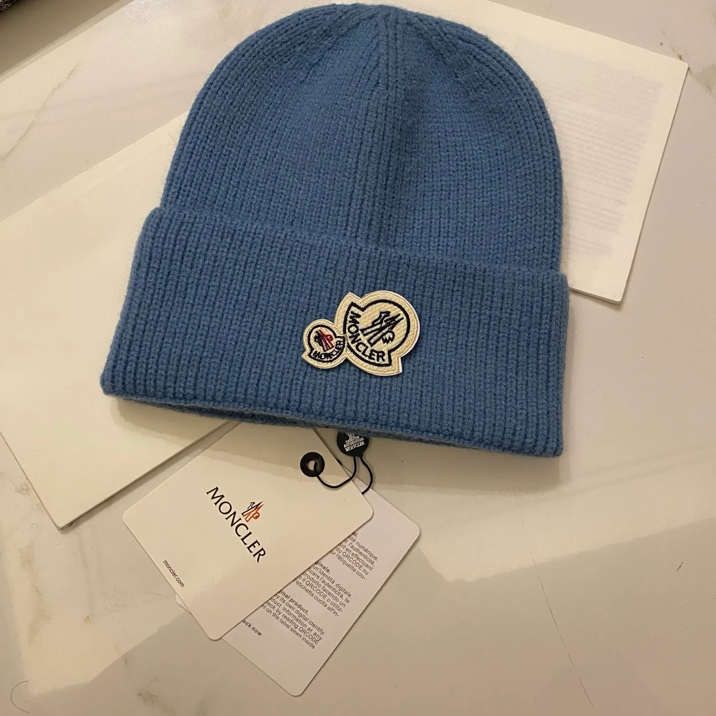 Moncler muzzle cashmere knitted hat