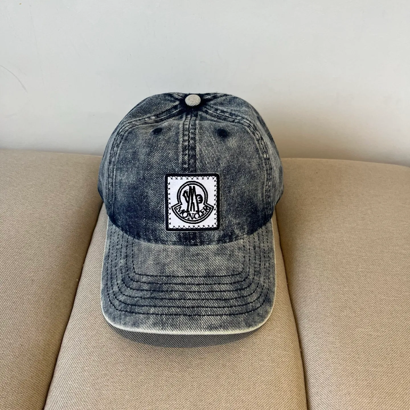 P60 MONCLER Mouth Mouth 🎩Good quality, high-end and elegant, super popular 💖The texture is great, it is very easy to match when going out! Fashion trends! A must-have item for going out, the same style for men and women, get it now!