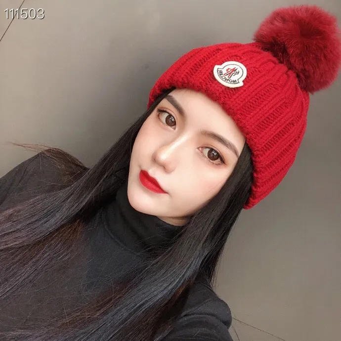 Special P76 🧢MONCLER Mouth Mouth 👒 2021 autumn and winter counter knitted beanie hat, equipped with customized dust bag, versatile style is super popular, paired with fox fur balls, the texture is first-class, and it is a great match when going out on the street!