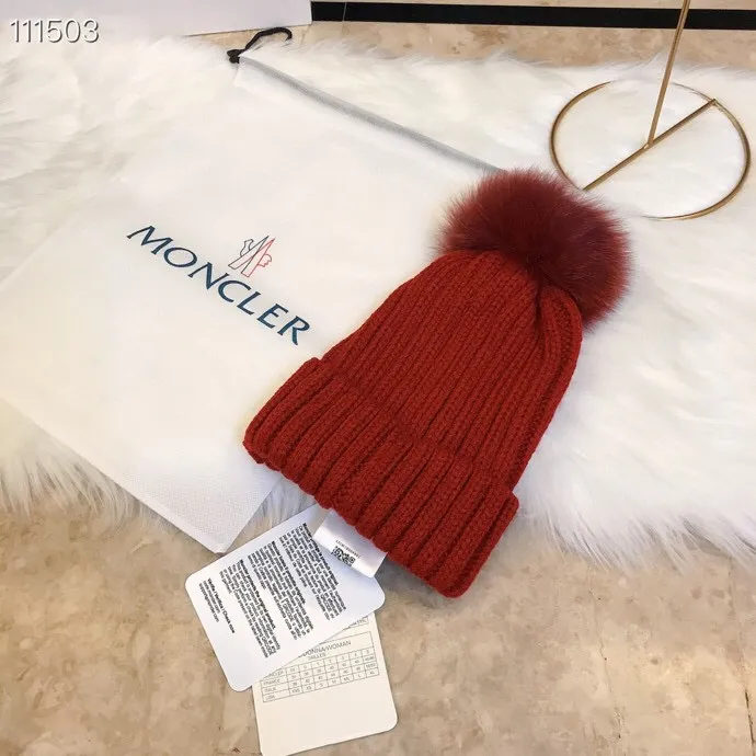 Special P76 🧢MONCLER Mouth Mouth 👒 2021 autumn and winter counter knitted beanie hat, equipped with customized dust bag, versatile style is super popular, paired with fox fur balls, the texture is first-class, and it is a great match when going out on the street!