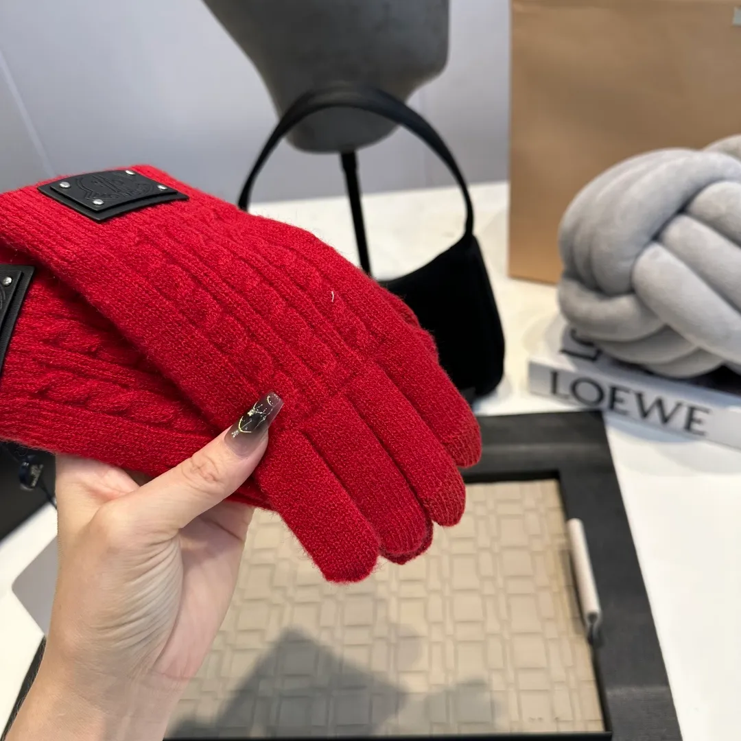 P50 Moncler Suede Gloves for Women with Mouth Mouth, Winter Velvet and Thickened Touch Screen Cycling Bike to Keep Cold and Warm