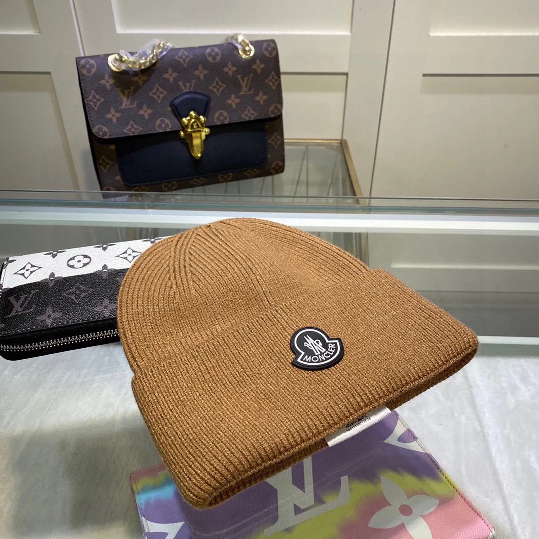 P50 comes with dust bag🌺【MONCLER】wool knitted hat! There is a scannable QR code inside! Selected wool base, the same style for men and women, thickened for warmth, fashionable and popular🌸First-class quality, the best brand for keeping warm in winter, order now, limited edition