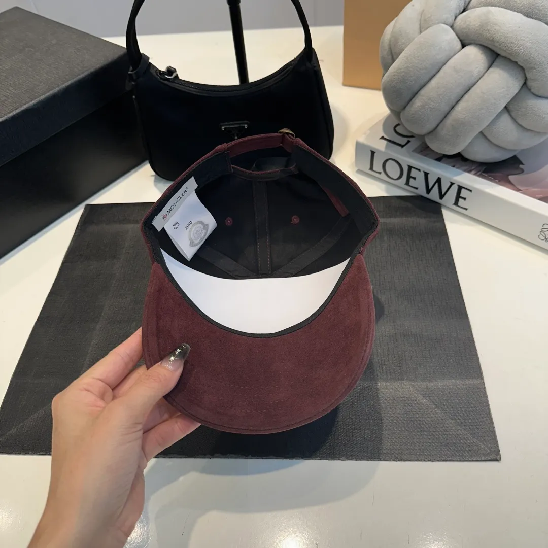 P60 new spring/summer MONCLER baseball cap, suitable for young and fashionable people, with strong visual effect, three-dimensional letters, good-looking and high-quality!