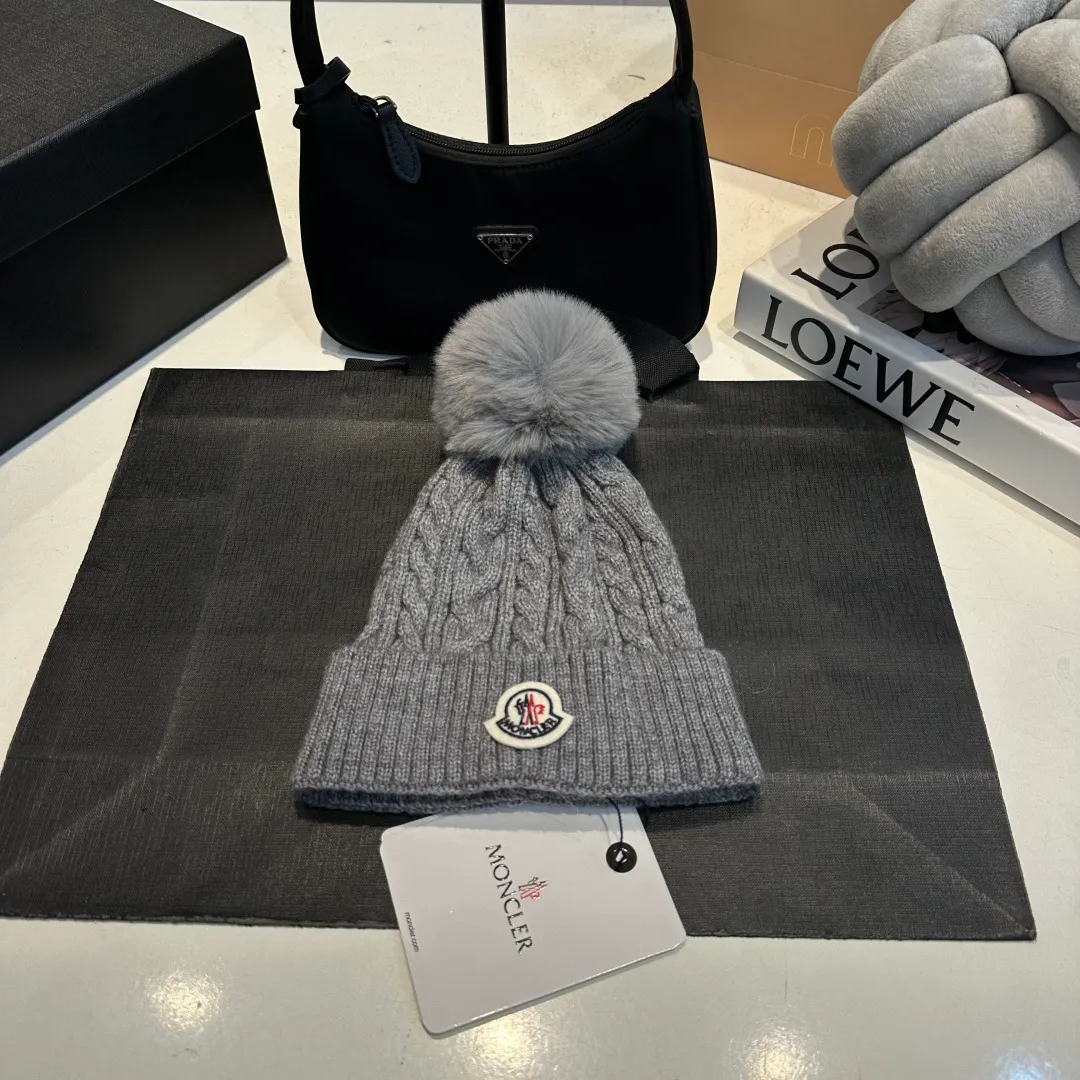 P60 MONCLER 25 autumn new product wool ball ear protection knitted toe wool hat cold hat sweet