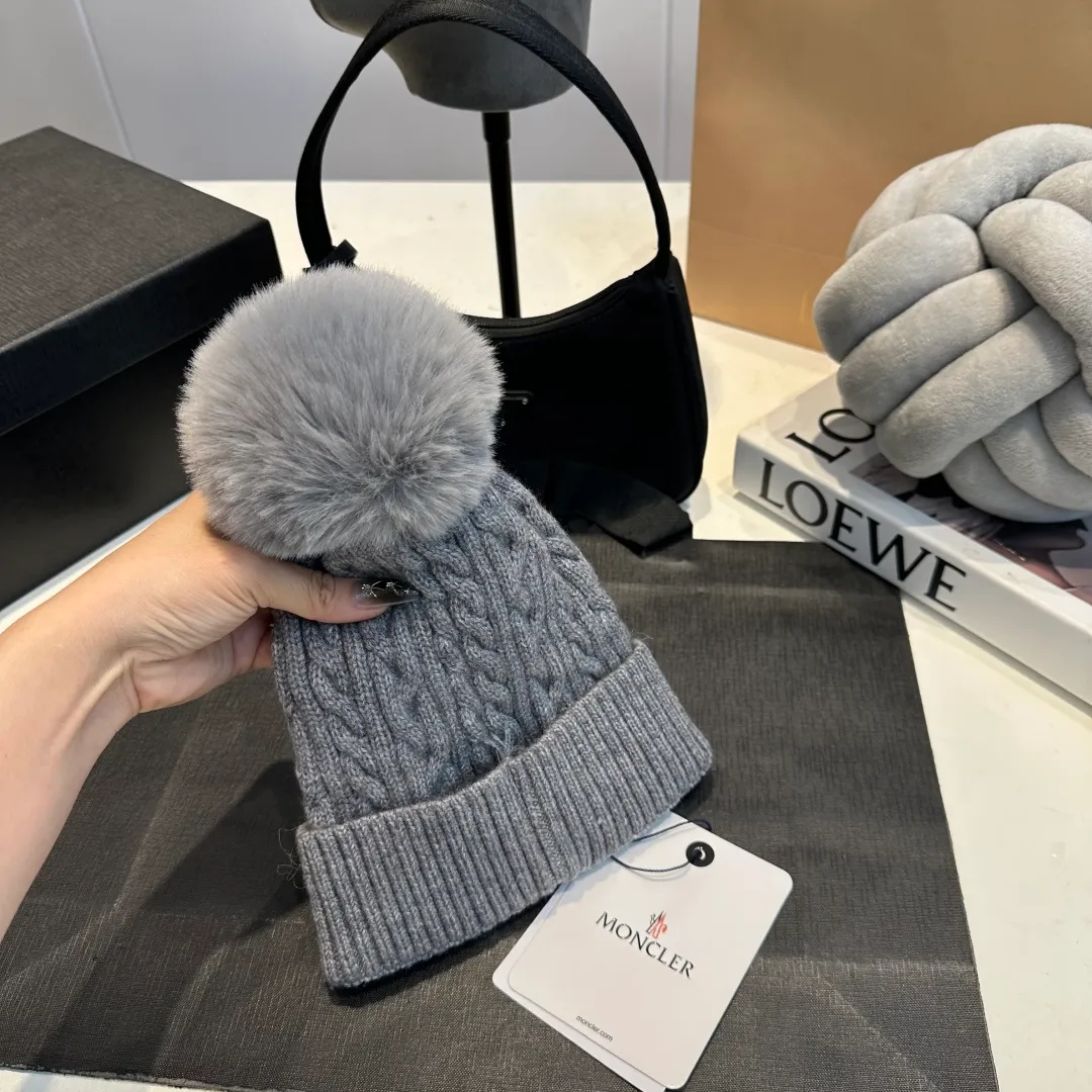 P60 MONCLER 25 autumn new product wool ball ear protection knitted toe wool hat cold hat sweet