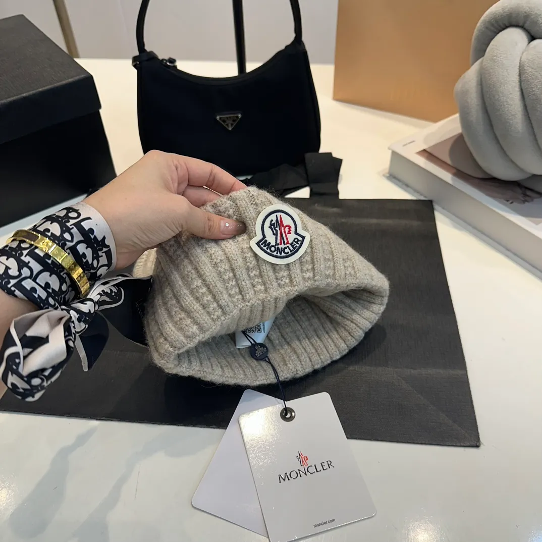 P70 moncler European and American style 2024 autumn and winter new warm wool hat for men and women, universal version wool hat cold hat