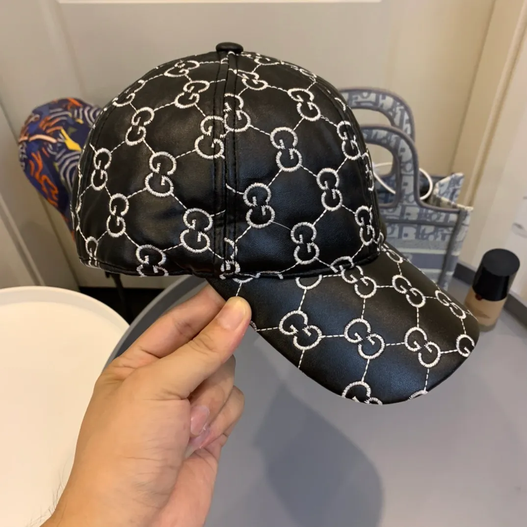P100 GUCCI simple baseball cap, light luxury, low-key minimalist style, invincible sun protection and slimming! Be a quiet little woman! A must-have sunshade for babies in autumn and winter! Super convenient storage Material: 100% cotton Head circumference: 57 cm