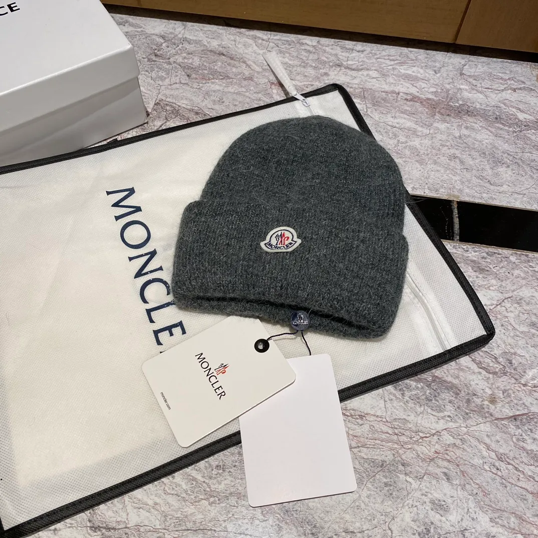 Inquiry with pictures Moncler Angora rabbit fur knitted hat