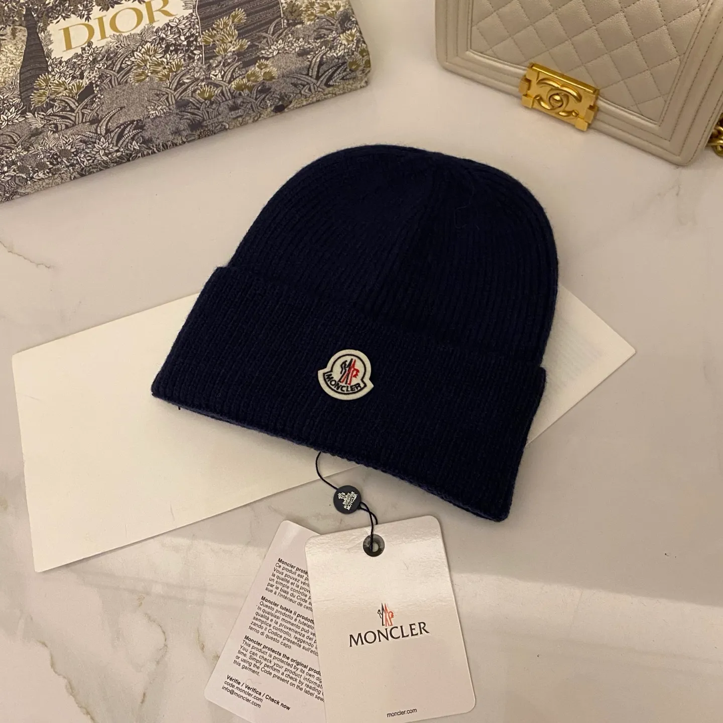 Moncler muzzle cashmere knitted hat