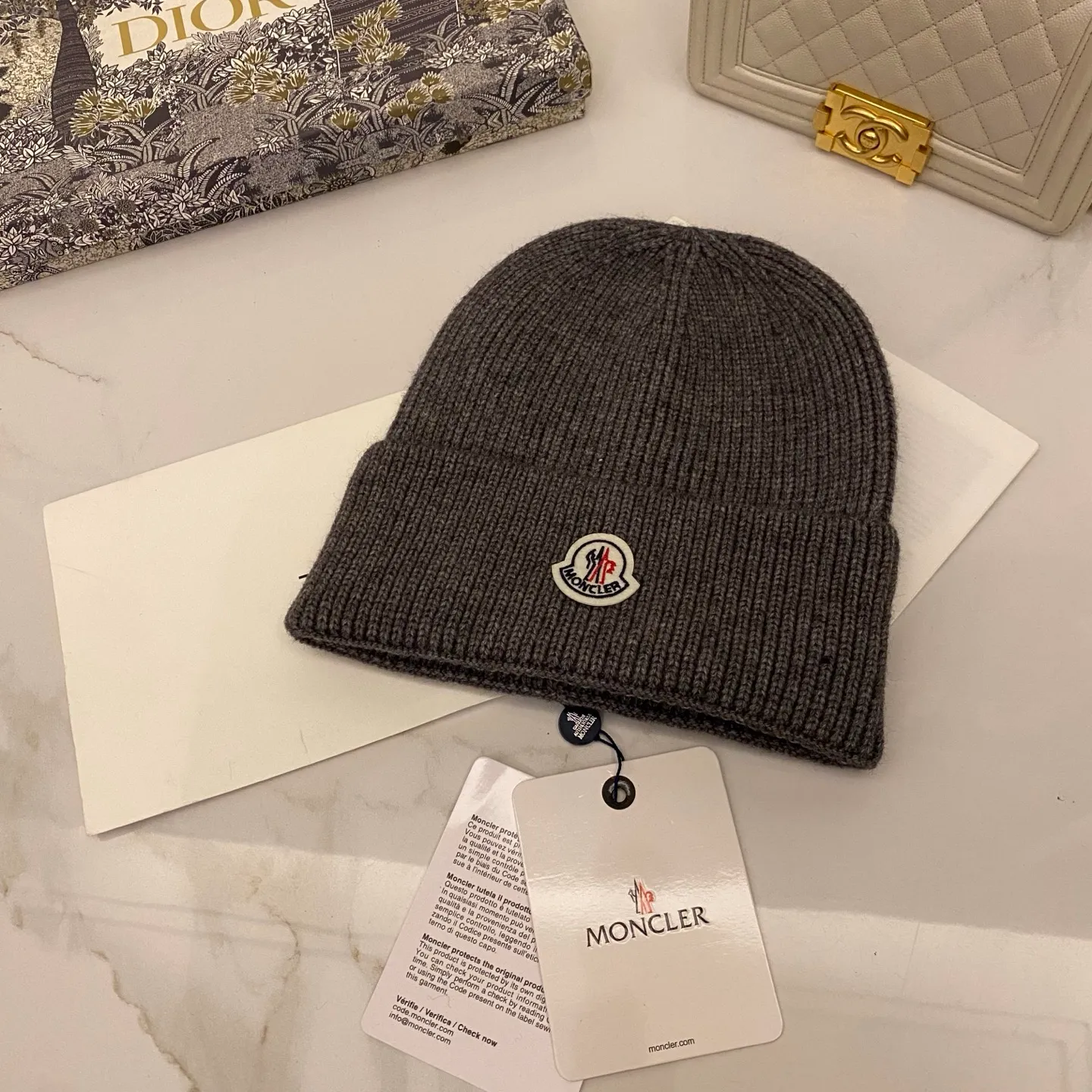 Moncler muzzle cashmere knitted hat