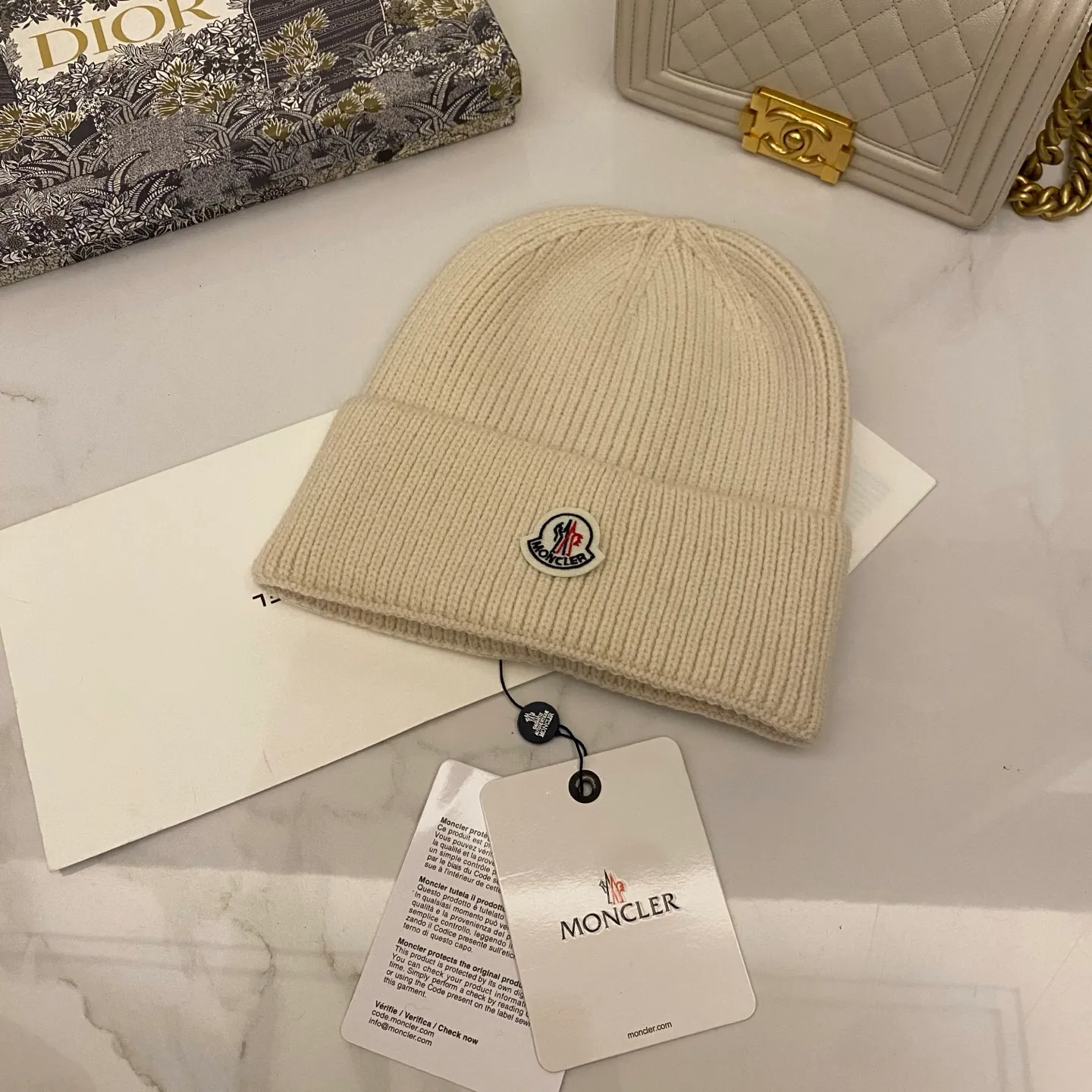 Moncler muzzle cashmere knitted hat
