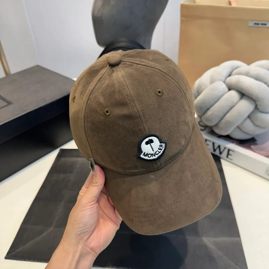 P60 new spring/summer MONCLER baseball cap, suitable for young and fashionable people, with strong visual effect, three-dimensional letters, good-looking and high-quality!