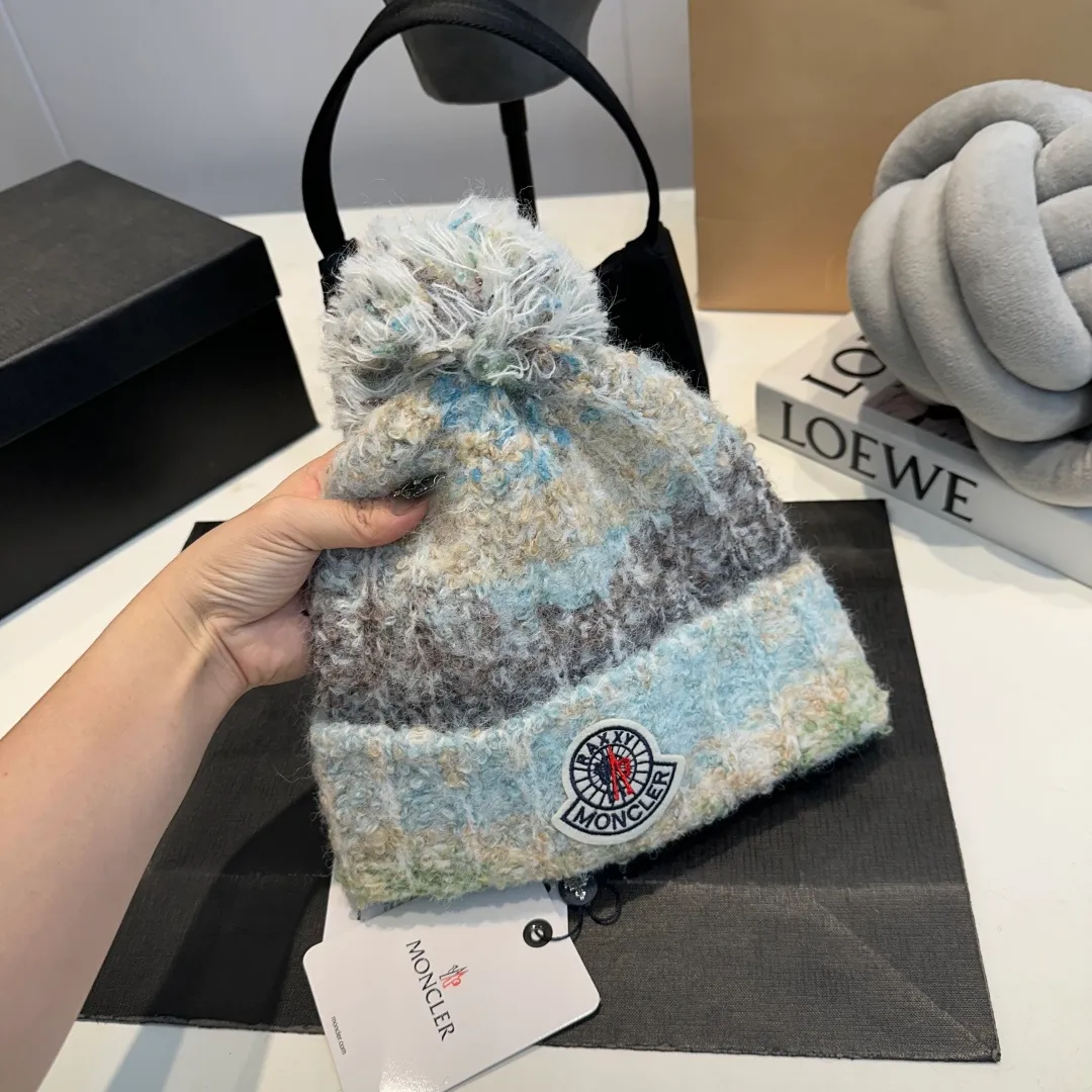 P70 MONCLER🎩 Ancora red knitted hat for women 2025 autumn and winter new Korean style fashionable thickened warm woolen hat